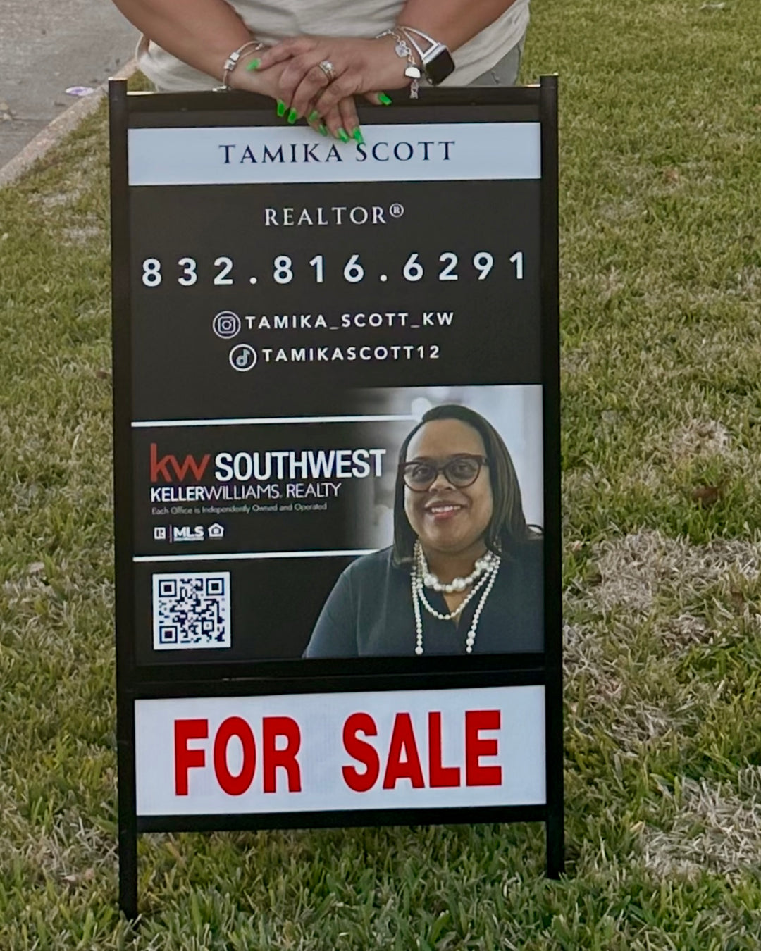Keller Williams Sign & Frame Package